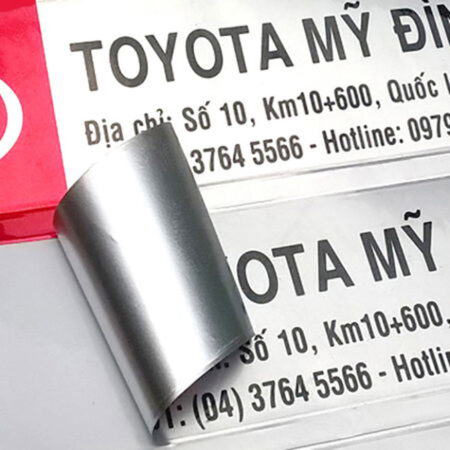 Tem decal bạc dán ô tô