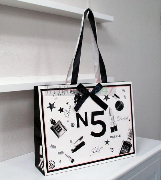 Túi giấy đựng mỹ phẩm ấn tượng