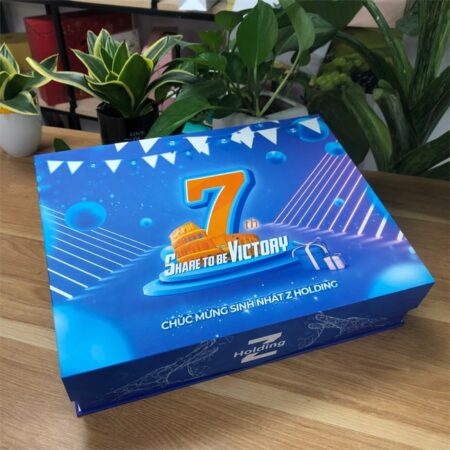 Hộp chúc mừng sinh nhật Z Holding