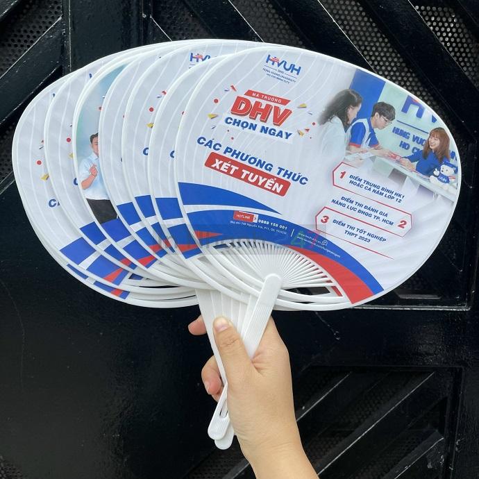 Quạt nhựa tuyển sinh Quạt nhựa tuyển sinh